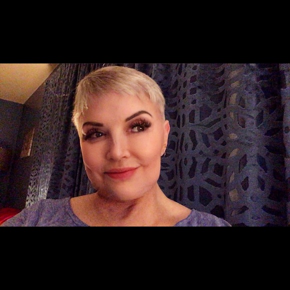 Meet your Posher, Jackie - Picture 2 of 2